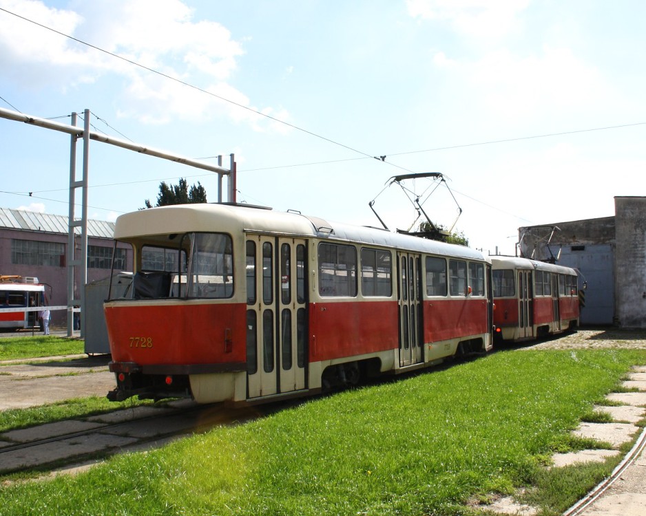 Tatra T3 #7727