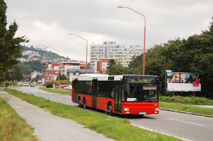 Záložné vozidlá (prenajaté) - MAN NL 313-15M #8215