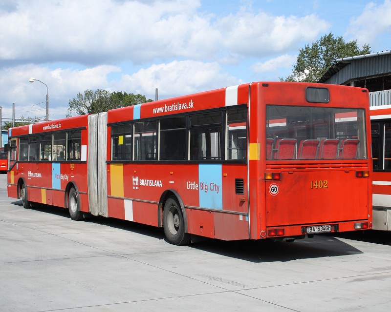 TAM 272 A 180 M #1402