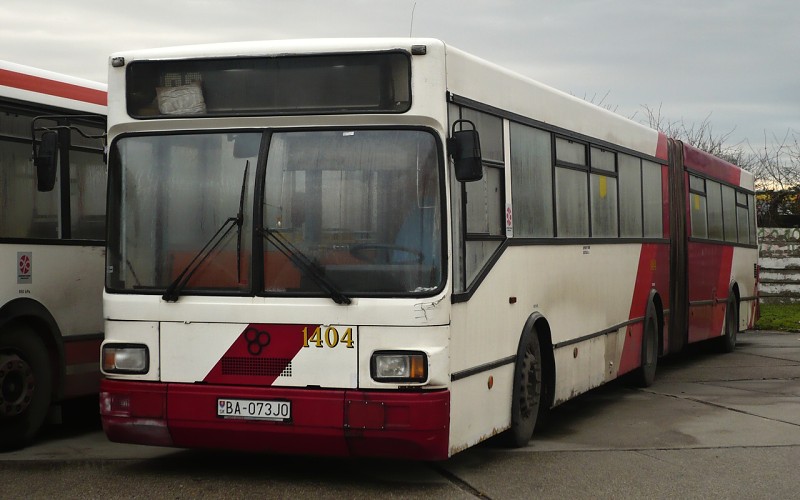 TAM 272 A 180 M #1404