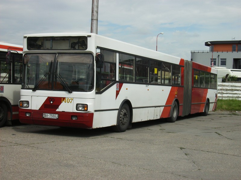 TAM 272 A 180 M #1407
