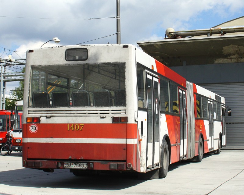 TAM 272 A 180 M #1407