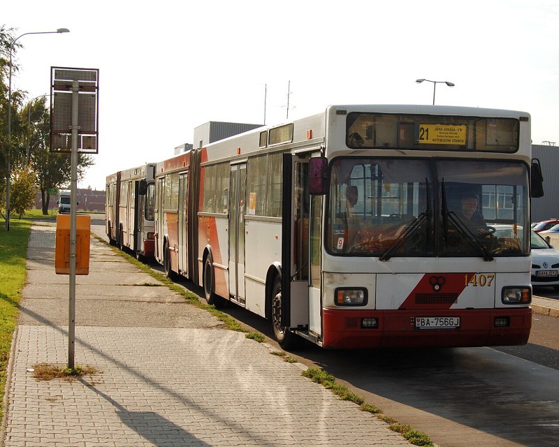 TAM 272 A 180 M #1407